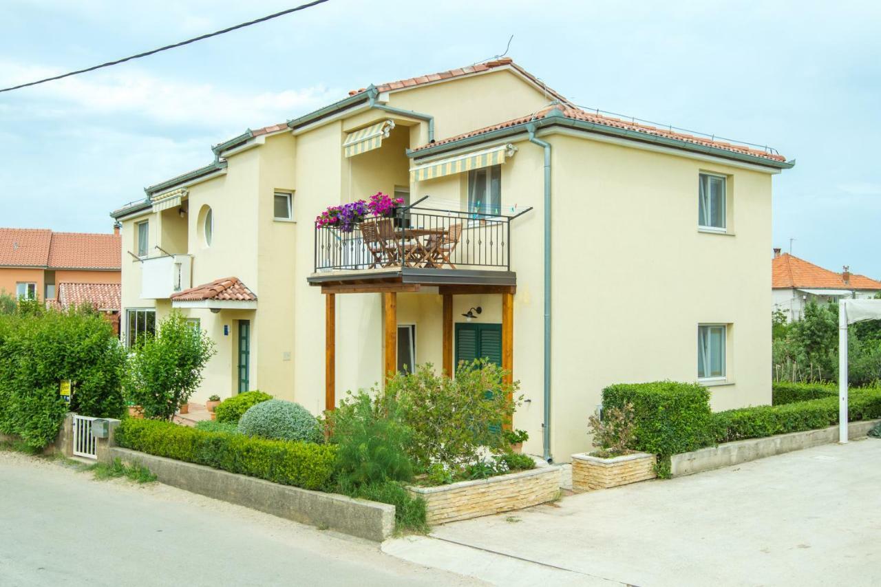 Apartments Emma Biograd Na Moru Exterior foto